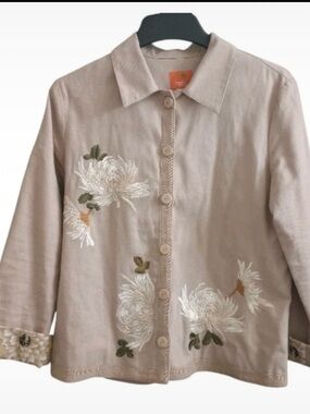Embroidered Floral Beige Button-Up Top Sz 14